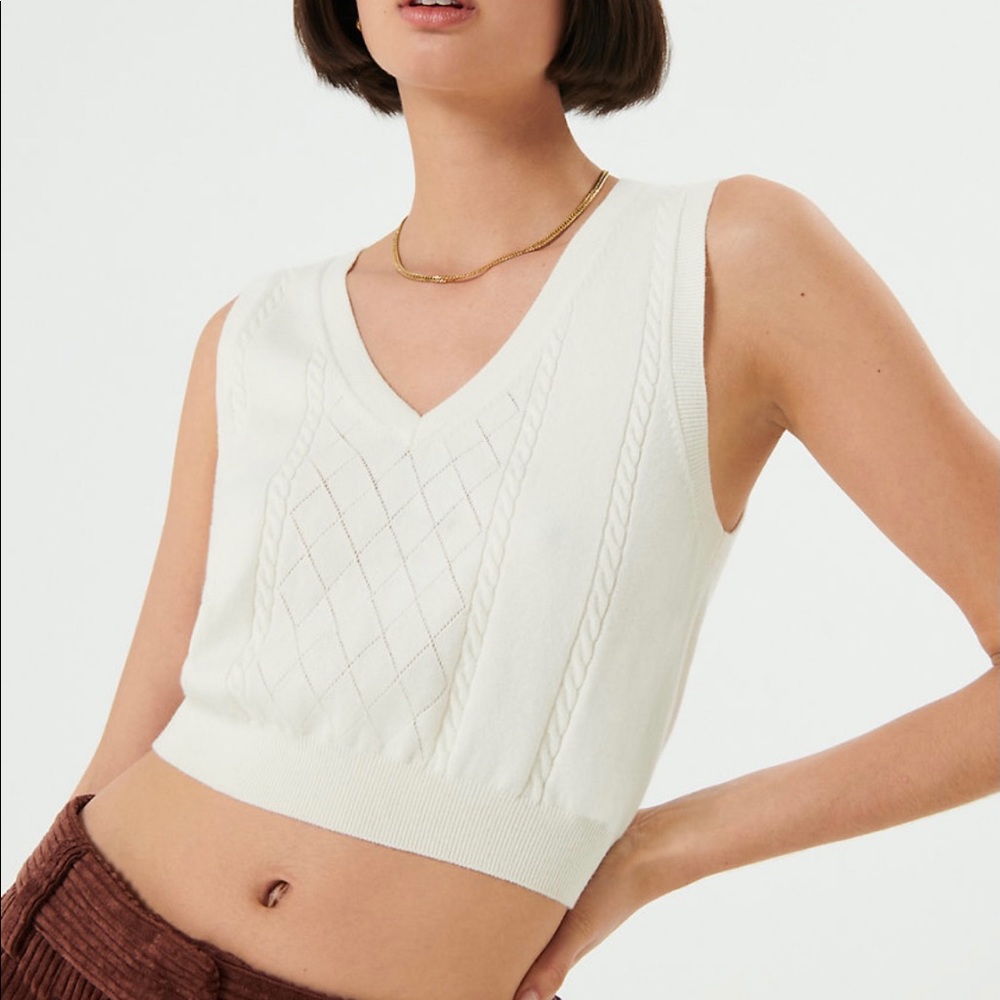 Aritzia sweater vest